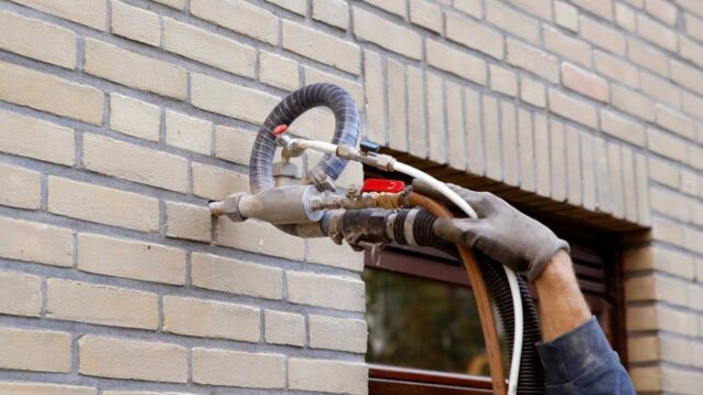 Injection-Foam-Insulation-705×470-1