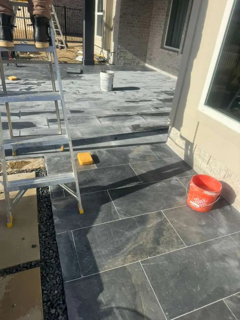 flooring-services-build-strong