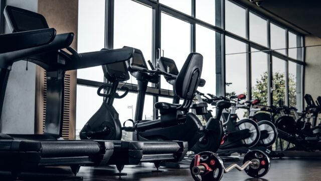 Commercial-Gym-Equipment-2048×1409-1