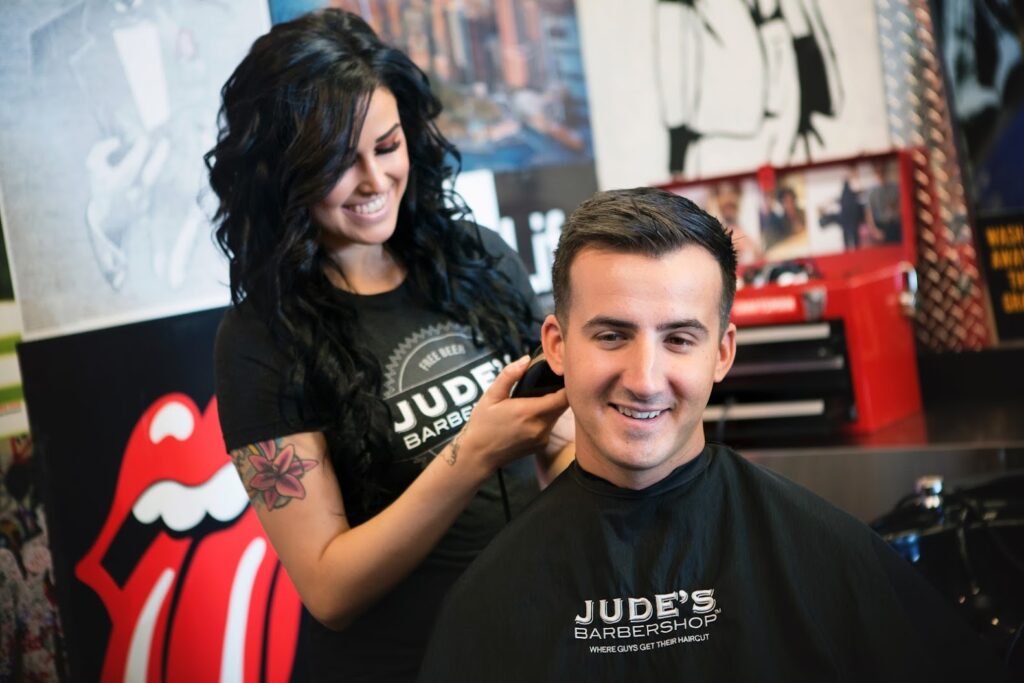 mens-haircut-in-byron-center